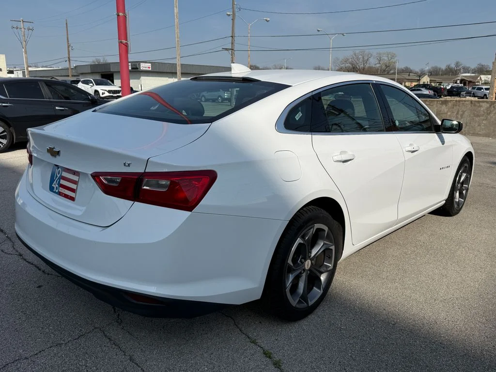 Used 2023 White Chevrolet LT image 18