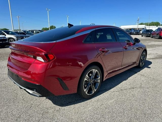 Used 2022 Red Kia EX image 6
