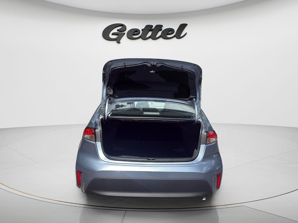 Used 2025  Toyota LE image 10