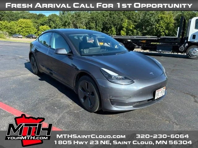 Used 2022  Tesla Long Range image 2