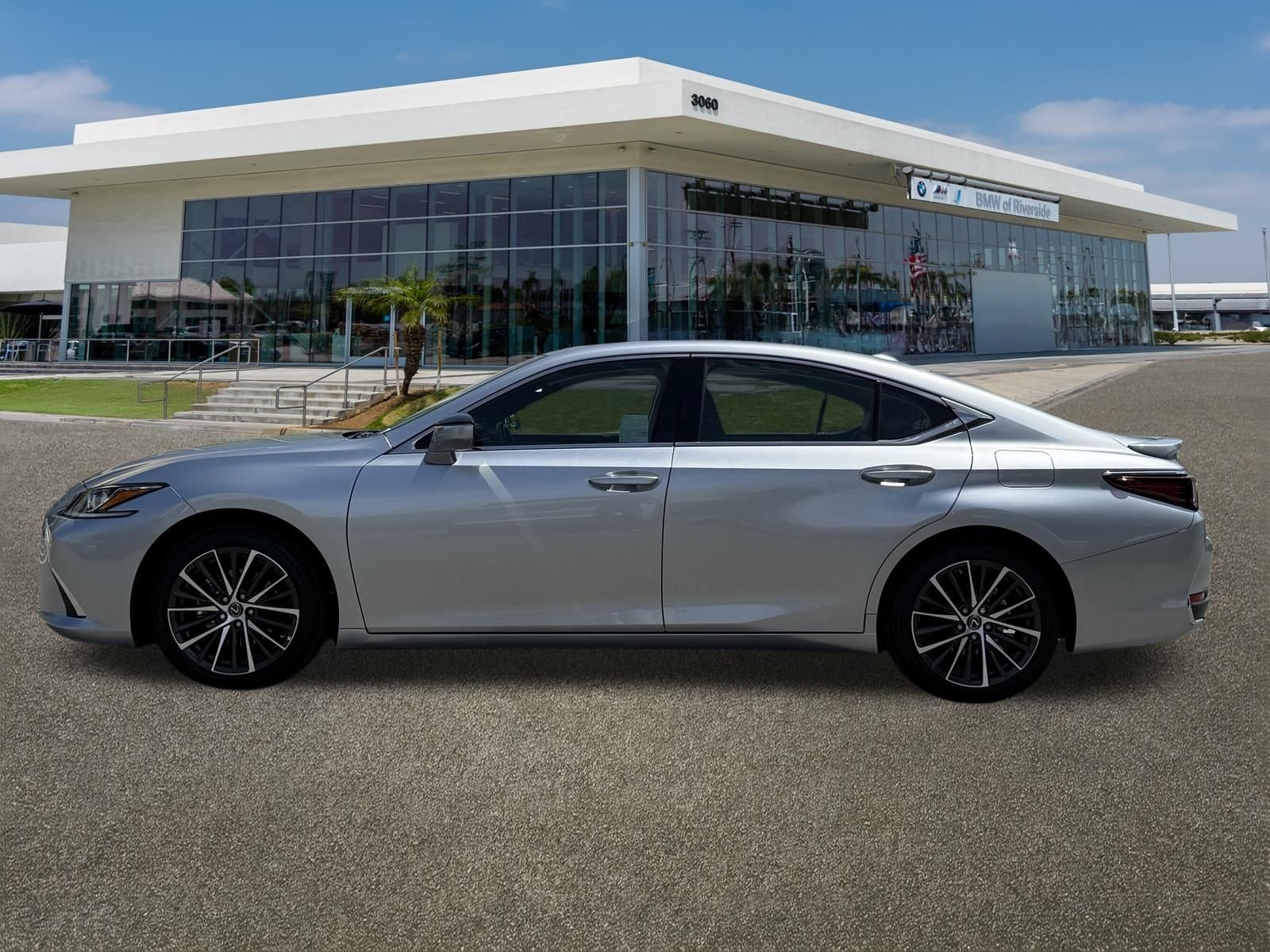 Used 2025 Silver Lexus 300h image 6