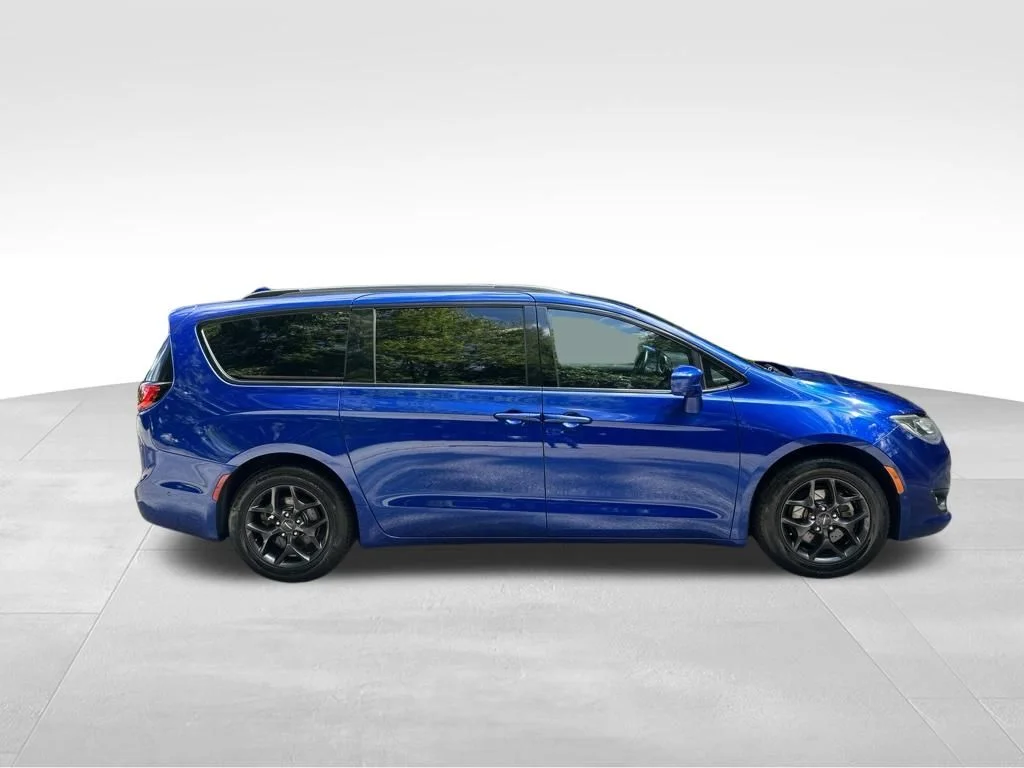 Used 2019 Blue Chrysler Touring L image 7