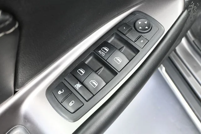 Used 2017 Gray Dodge Crossroad image 20