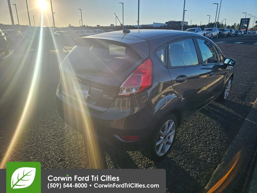 Used 2015 Magnetic Ford SE image 11