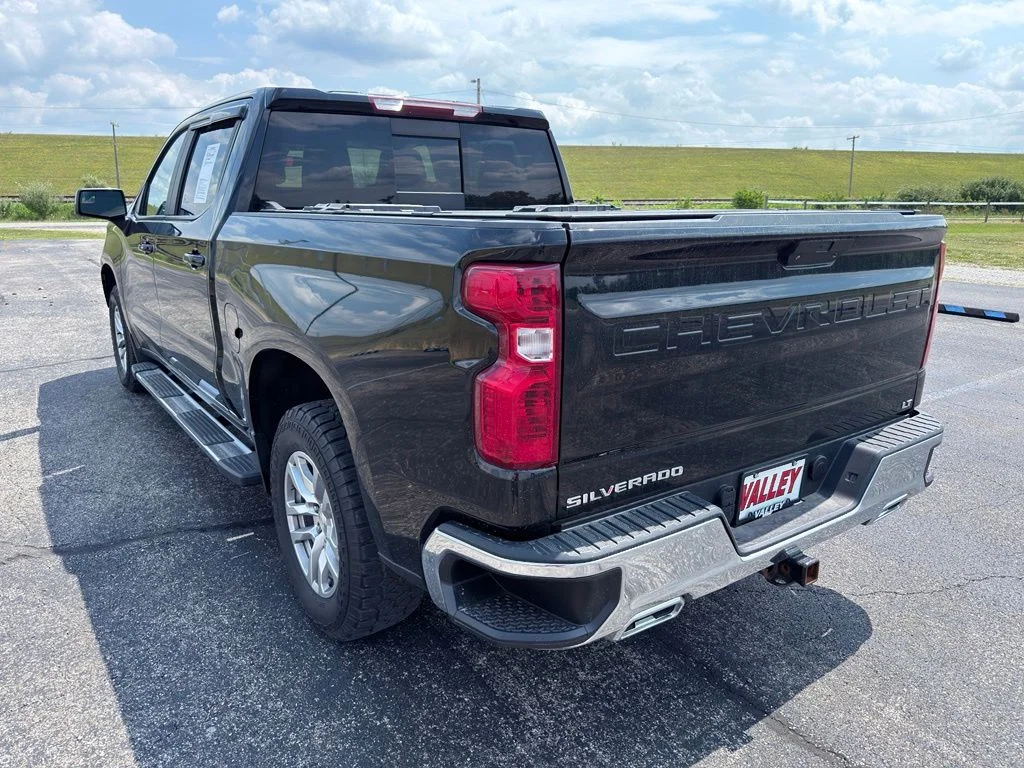 Used 2020 Black Chevrolet LT image 17