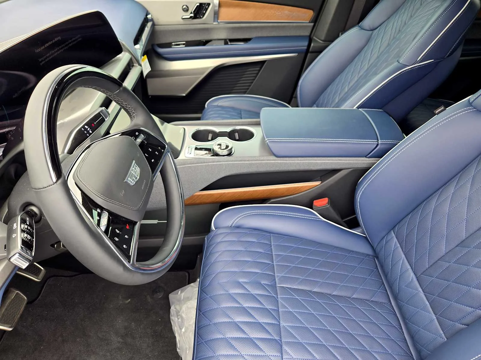 2026 Cadillac VISTIQ Premium Luxury - Photo 8
