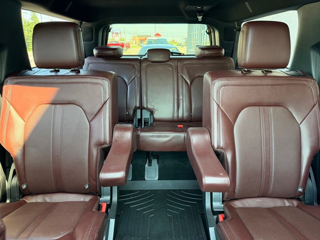 Used 2022  Ford Limited image 17