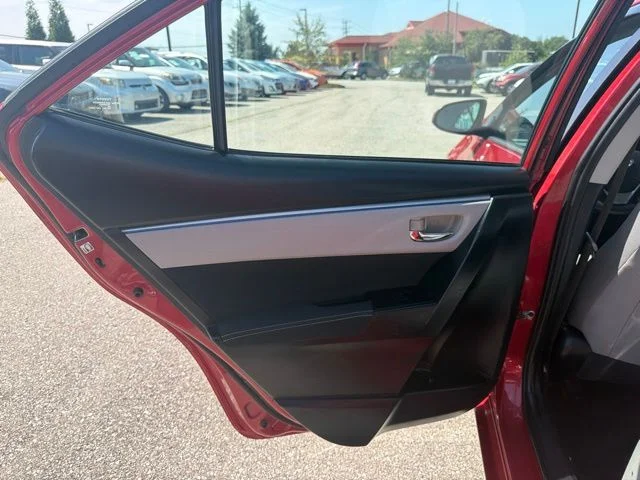 Used 2014 Red Toyota LE image 19