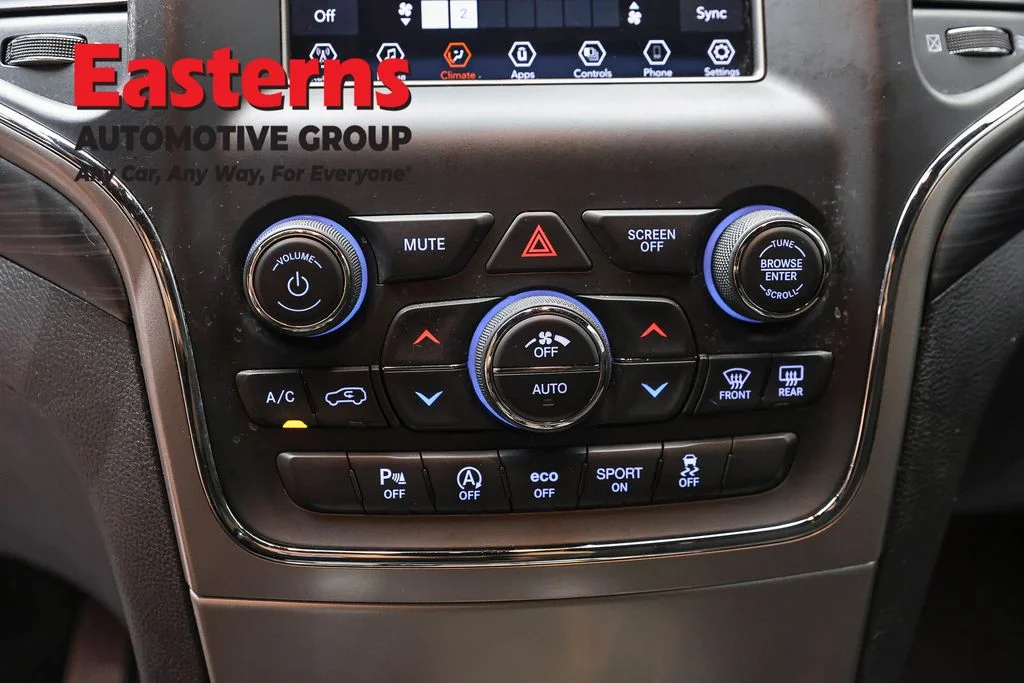 Used 2021 Black Jeep Laredo E image 20