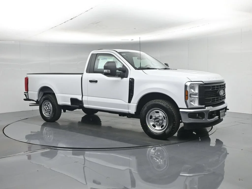 New 2027 Oxford White Ford XL image 3