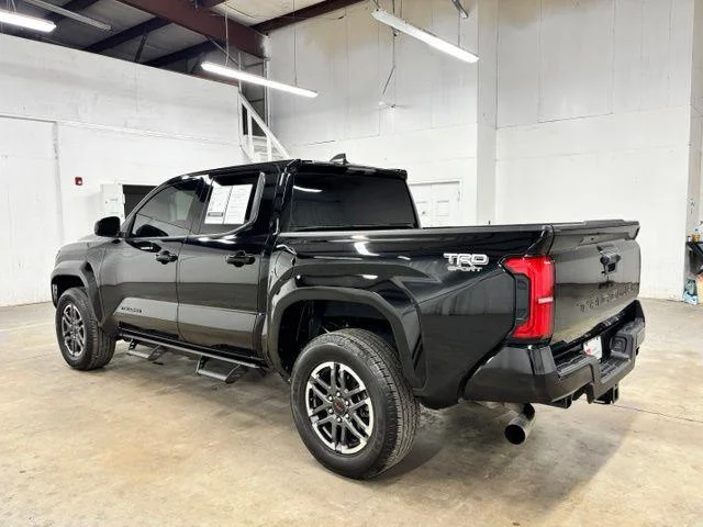 Used 2025 BLACK Toyota  image 5