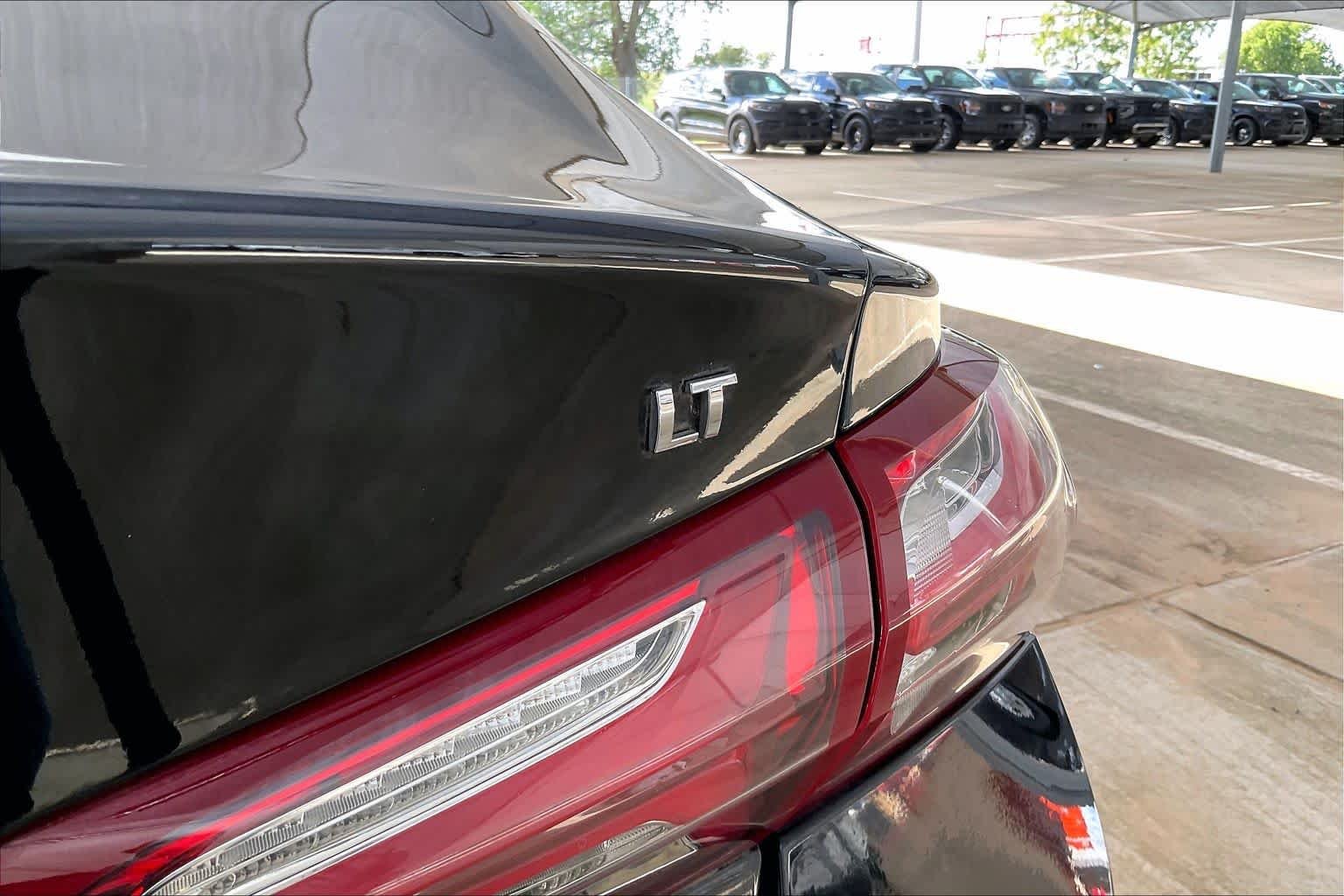 Used 2020 Mosaic Black Metallic Chevrolet LT image 10