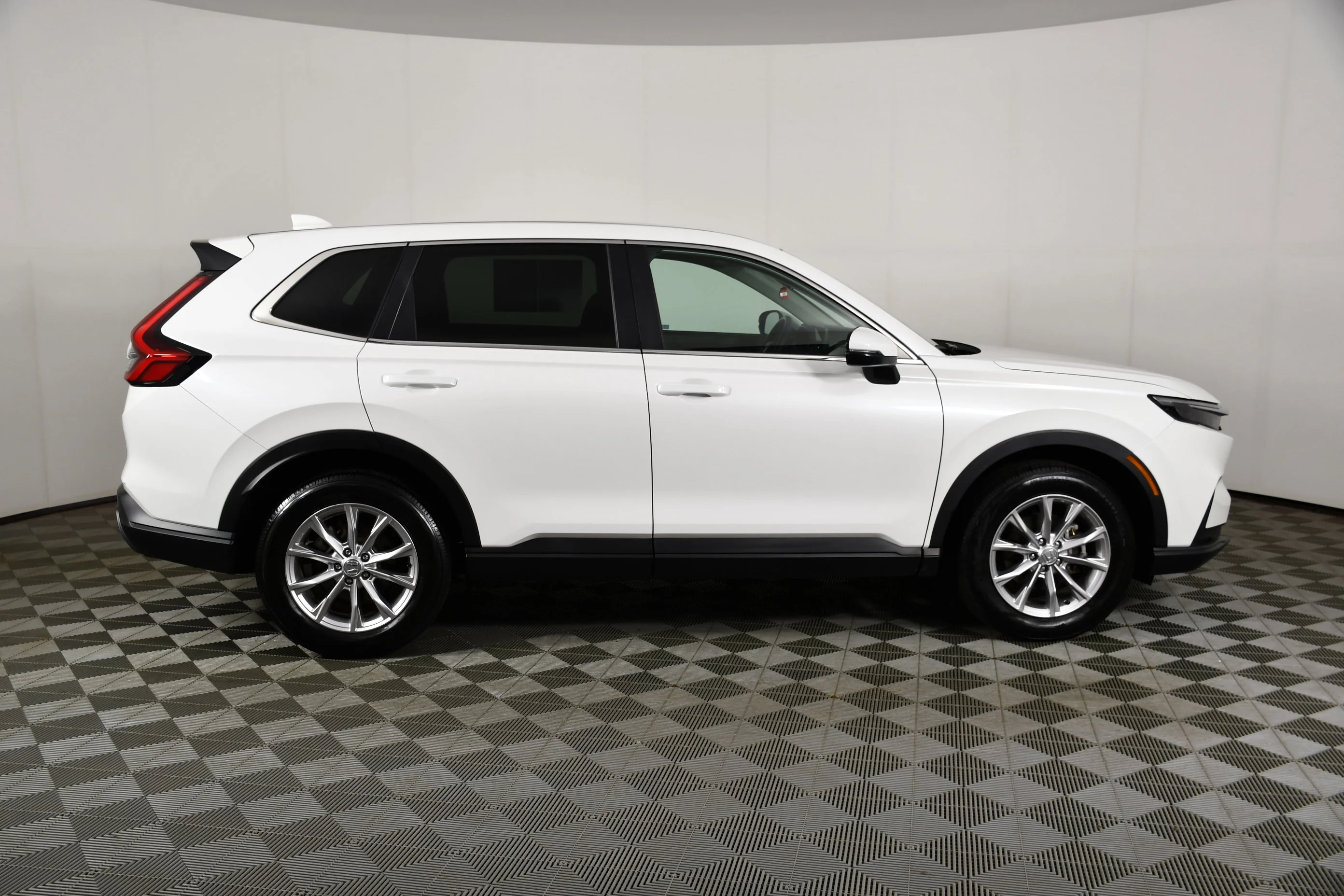 Certified Used 2024 Platinum White Pearl Honda EX image 5