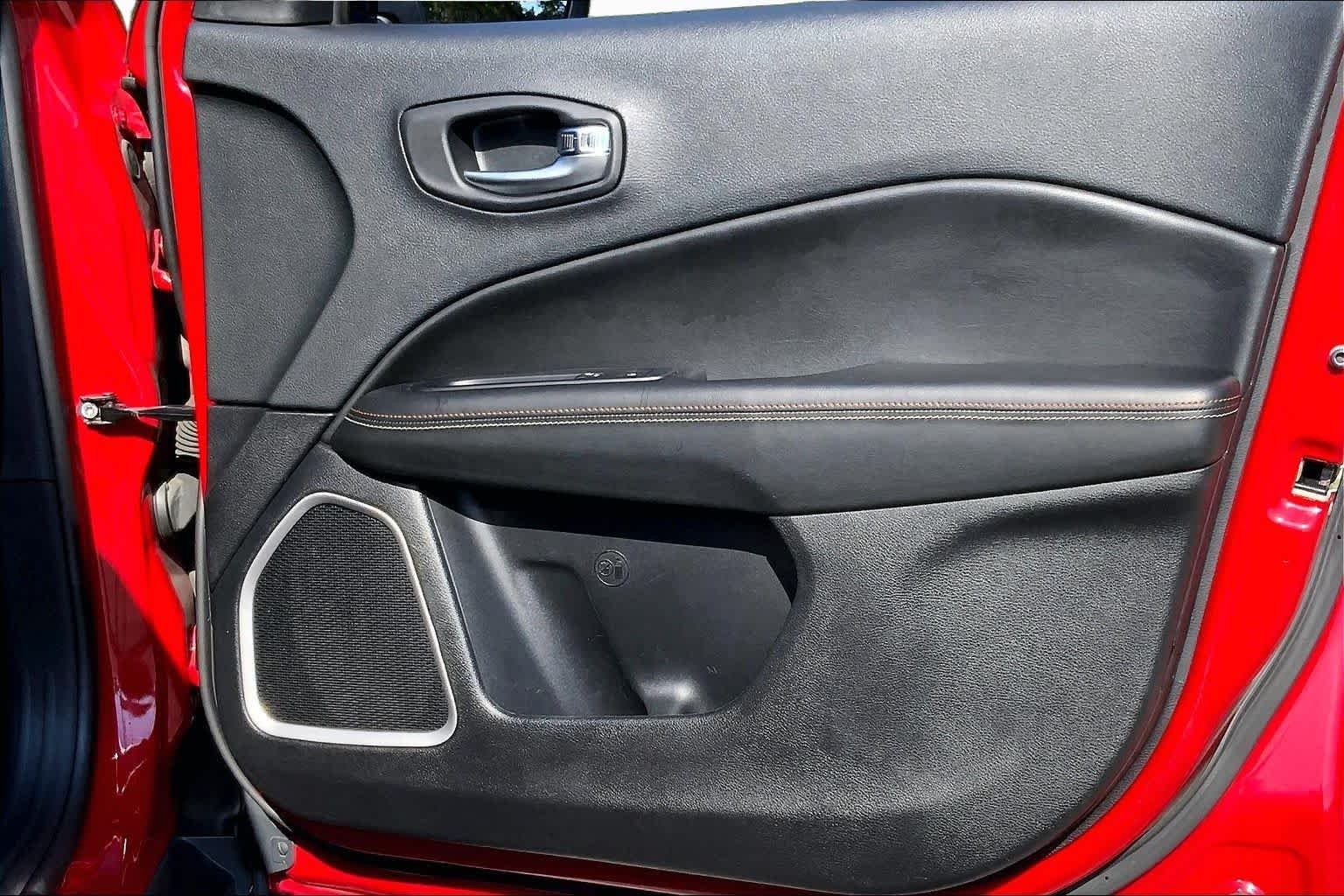 Used 2019 Redline Pearlcoat Jeep Sport image 23