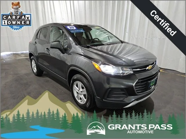 2020 Chevrolet Trax LS AWD's photo