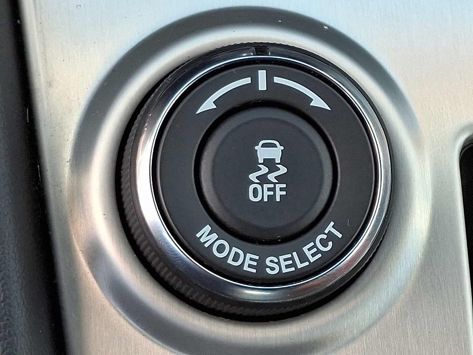 Used 2018 Arctic White Chevrolet 1LT image 22