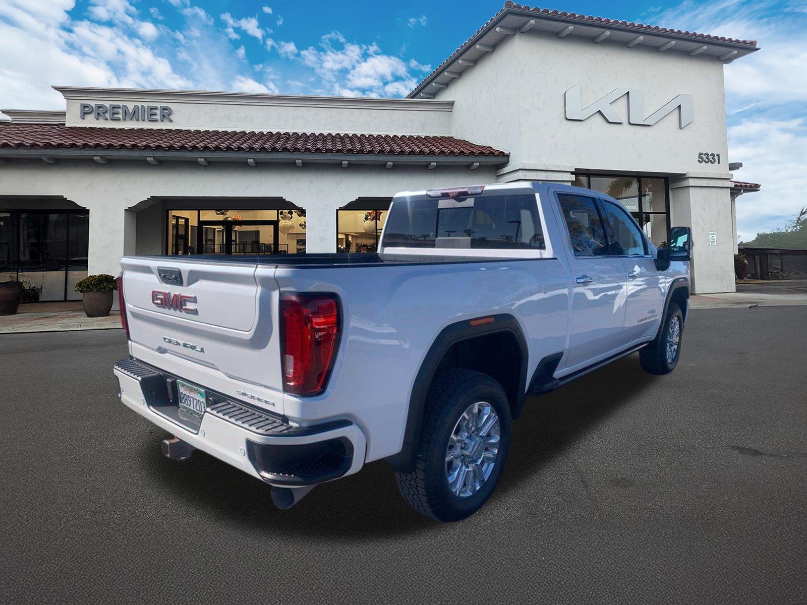 Used 2021 White GMC Denali image 8