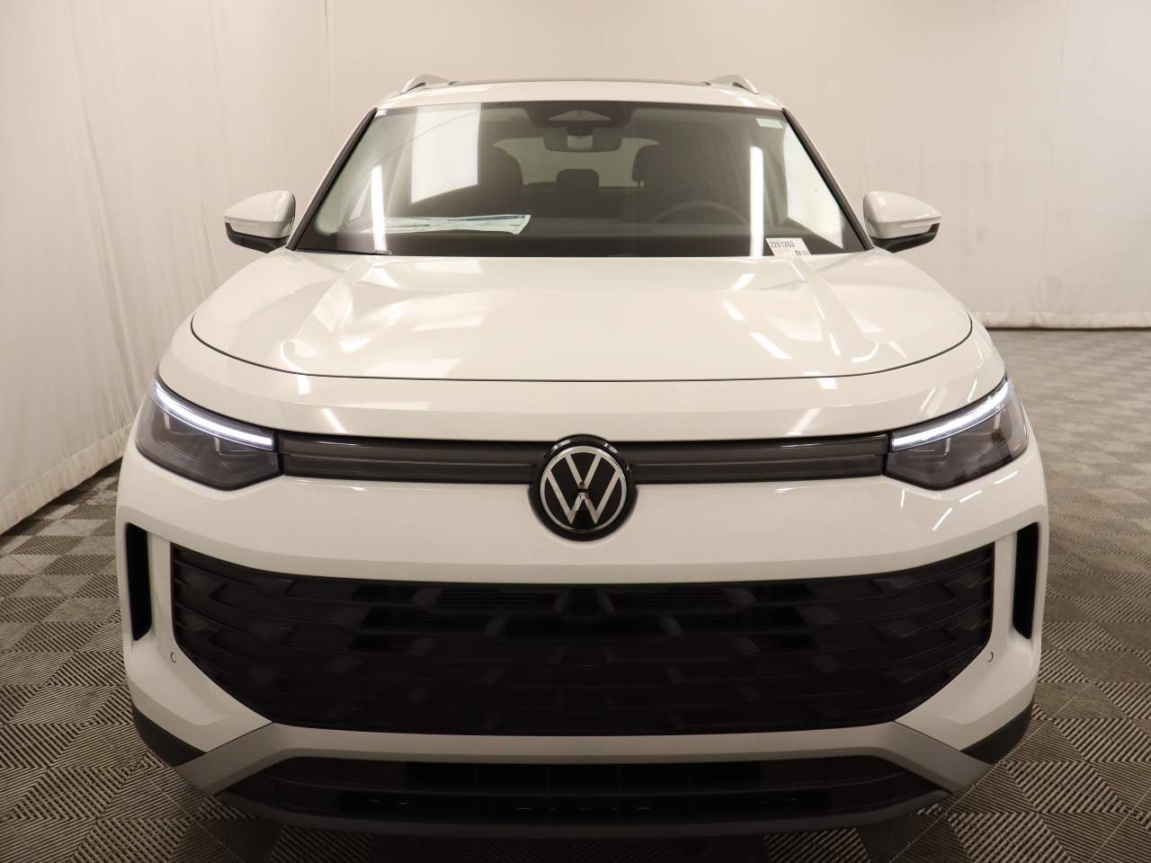 New 2026 Pure White Volkswagen SE 4Motion image 5