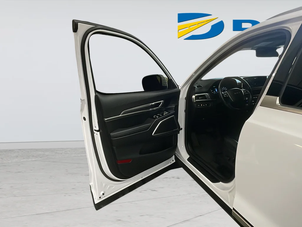 Certified Used 2022 White Kia S image 33