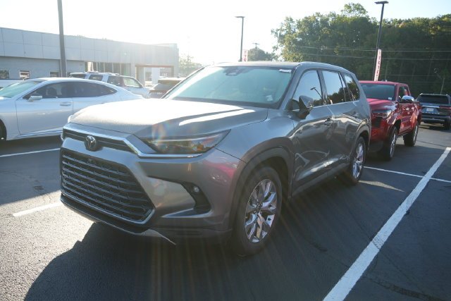 Certified Used 2026  Toyota Limited image 8
