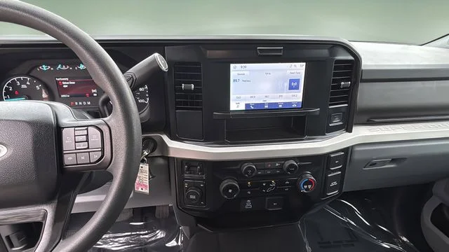 Used 2025 White Ford XLT image 10