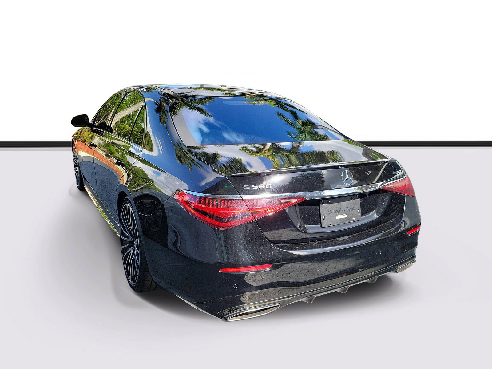 Used 2023 Black Mercedes-Benz S 580 image 3