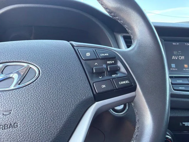 Used 2018 Black Noir Pearl Hyundai Value image 22