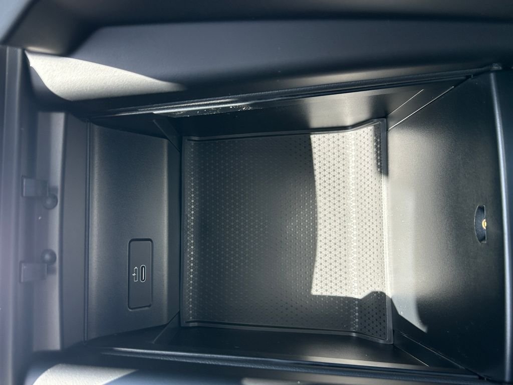 New 2027 Mineral White Metallic BMW xDrive40i image 29