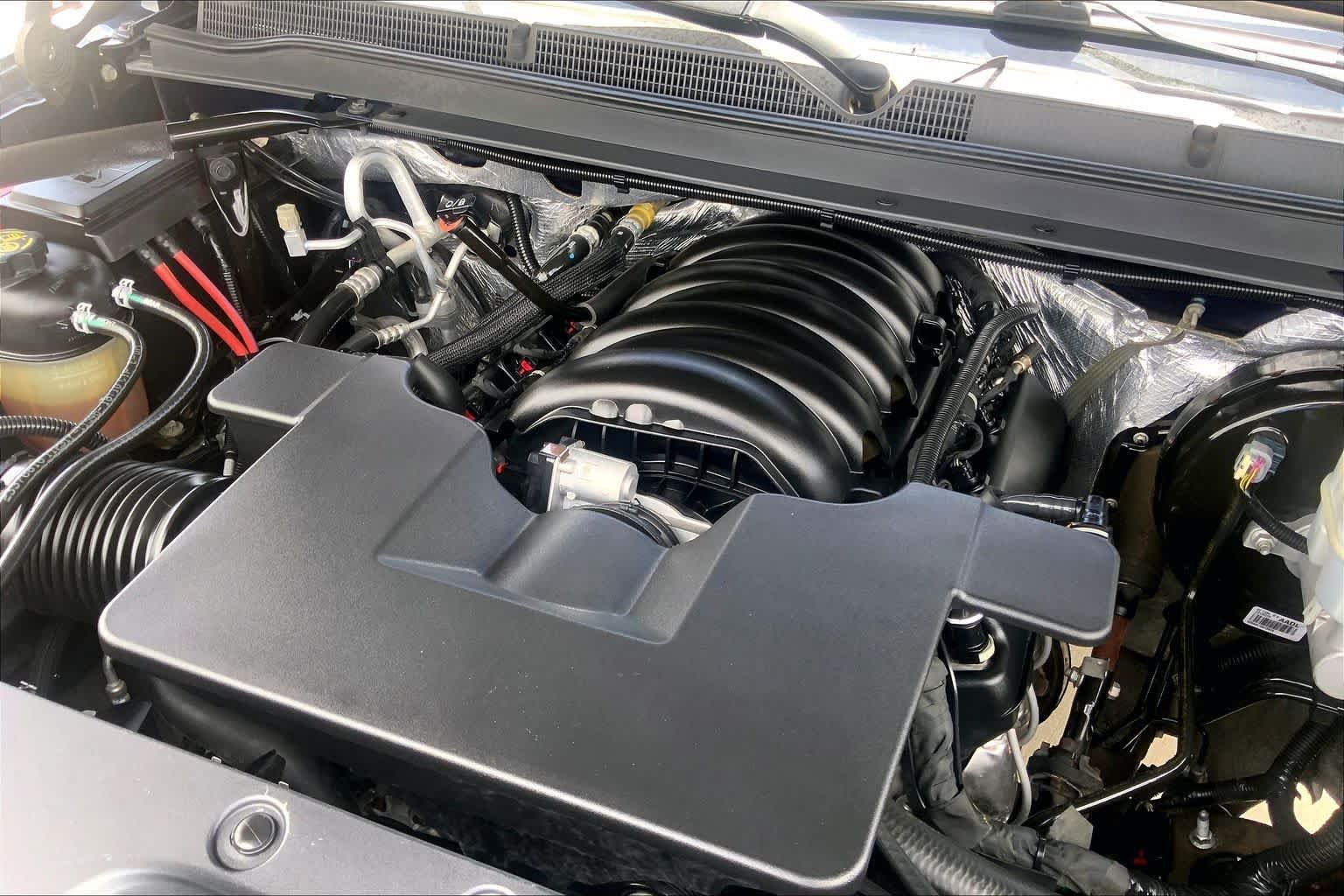 Used 2018 Dark Sapphire Blue Metallic GMC SLE image 31