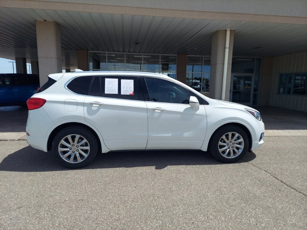 Used 2019 White Buick Essence image 8