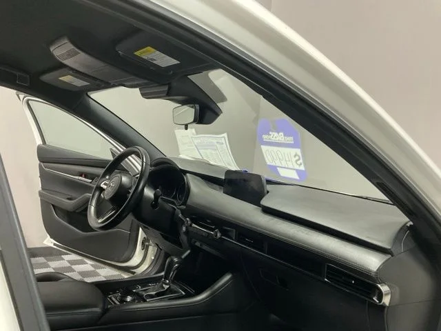 Used 2019 White Mazda Base image 25