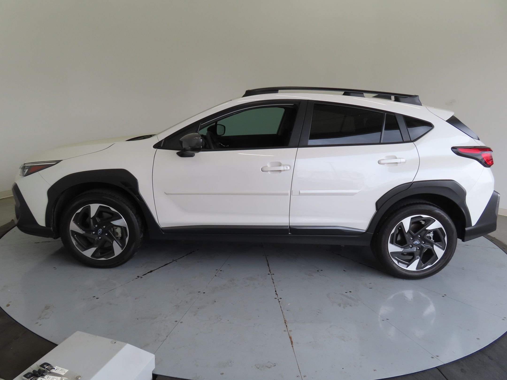 Used 2025 White Subaru Limited image 7
