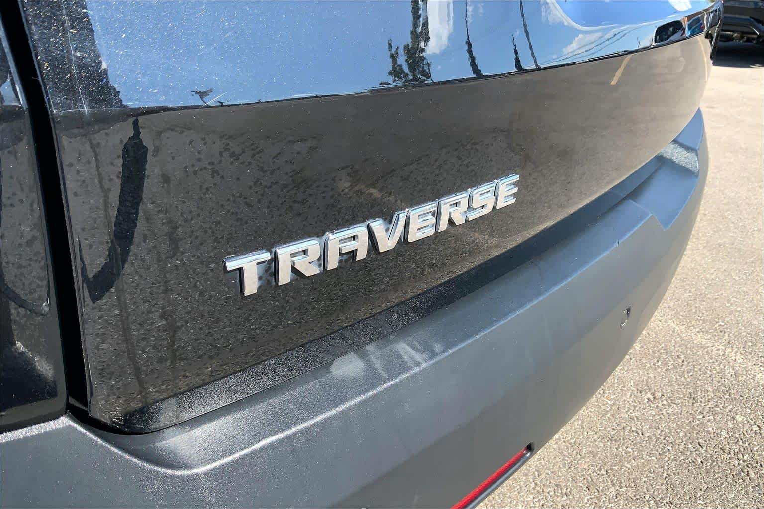 Used 2018 Mosaic Black Metallic Chevrolet LT Cloth image 30