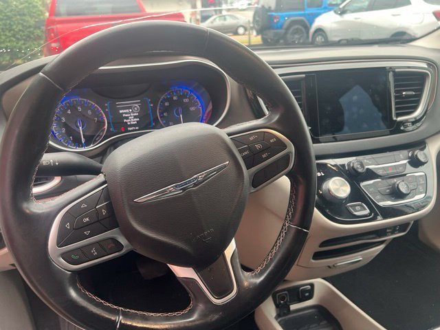 2017 Chrysler Pacifica Touring-L - Photo 6