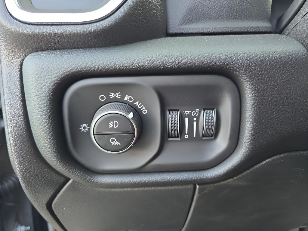 New 2026 Ceramic Gray Clear-Coat Exterior Paint RAM Laramie image 12