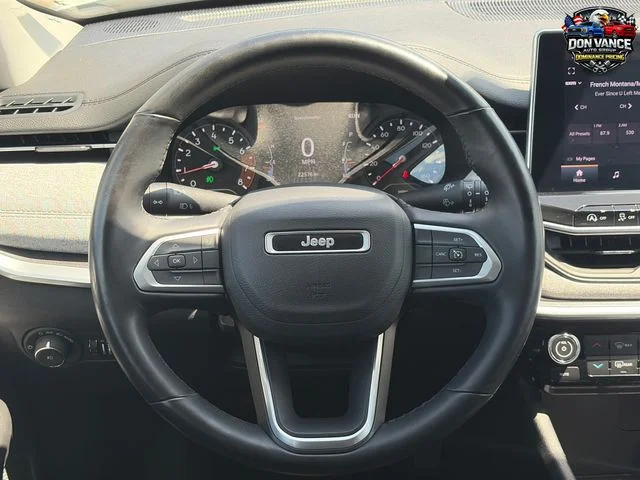 Used 2022 White Jeep Latitude Lux image 15