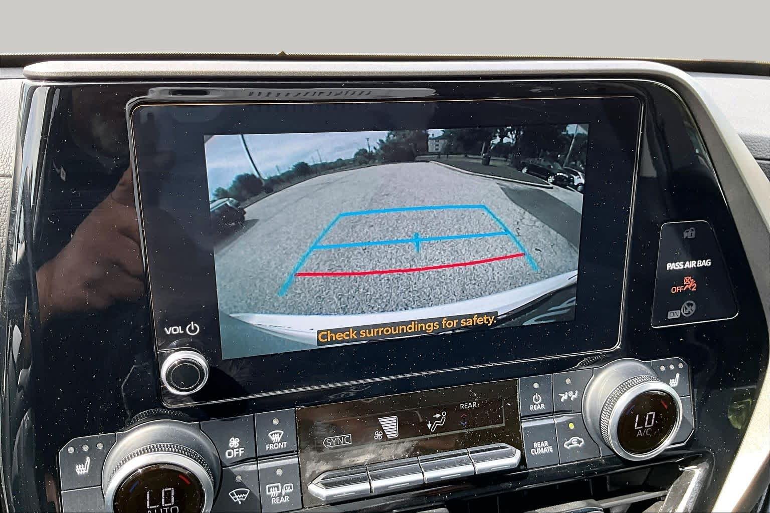 Used 2023 Wind Chill Pearl Toyota XLE image 27