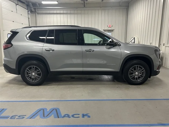 Used 2025 GRAY GMC FWD Elevation image 4