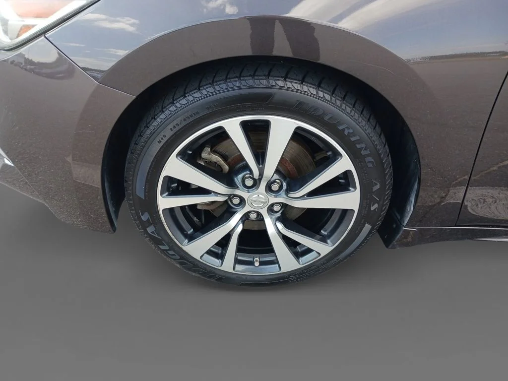 Used 2017 Brown Nissan Platinum image 30