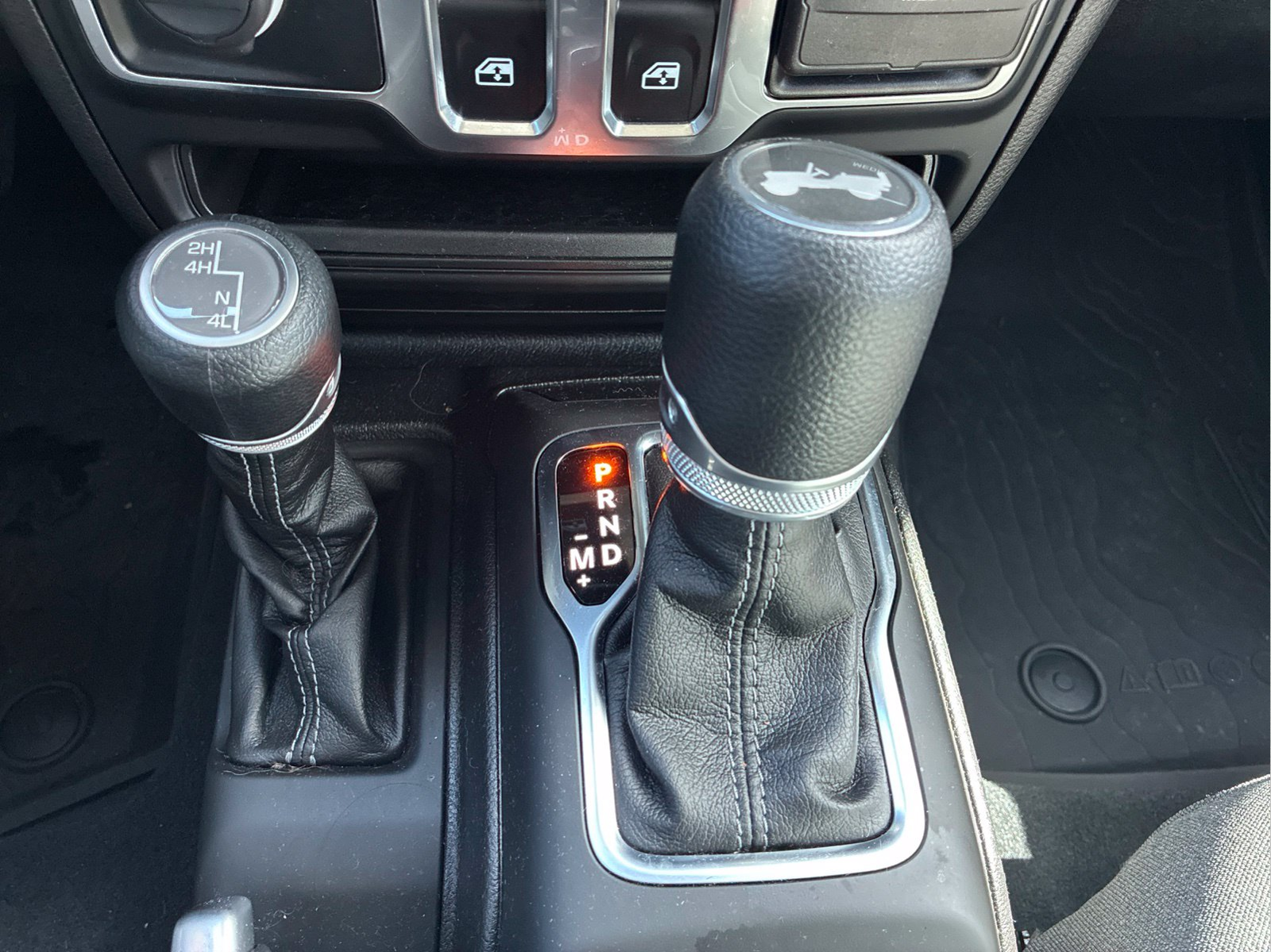 Used 2025 Green Jeep Sport S image 15