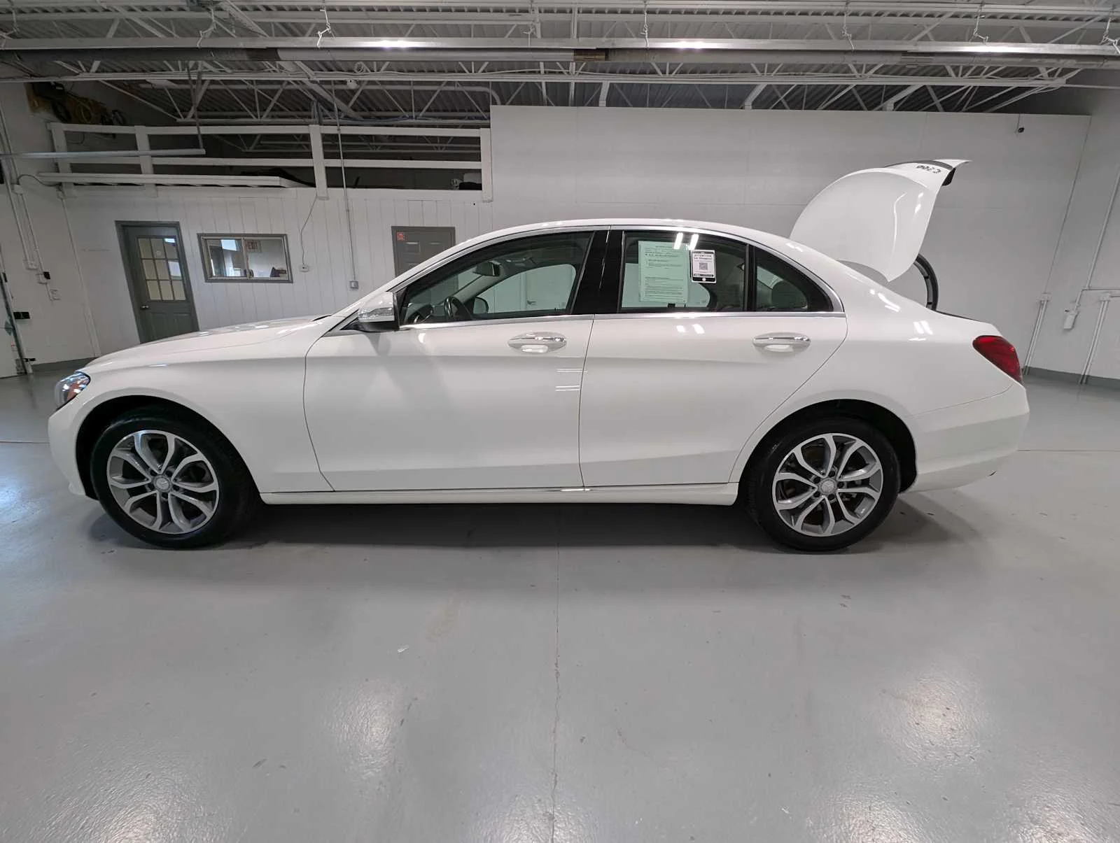Used 2015 Polar White Mercedes-Benz C 300 image 12