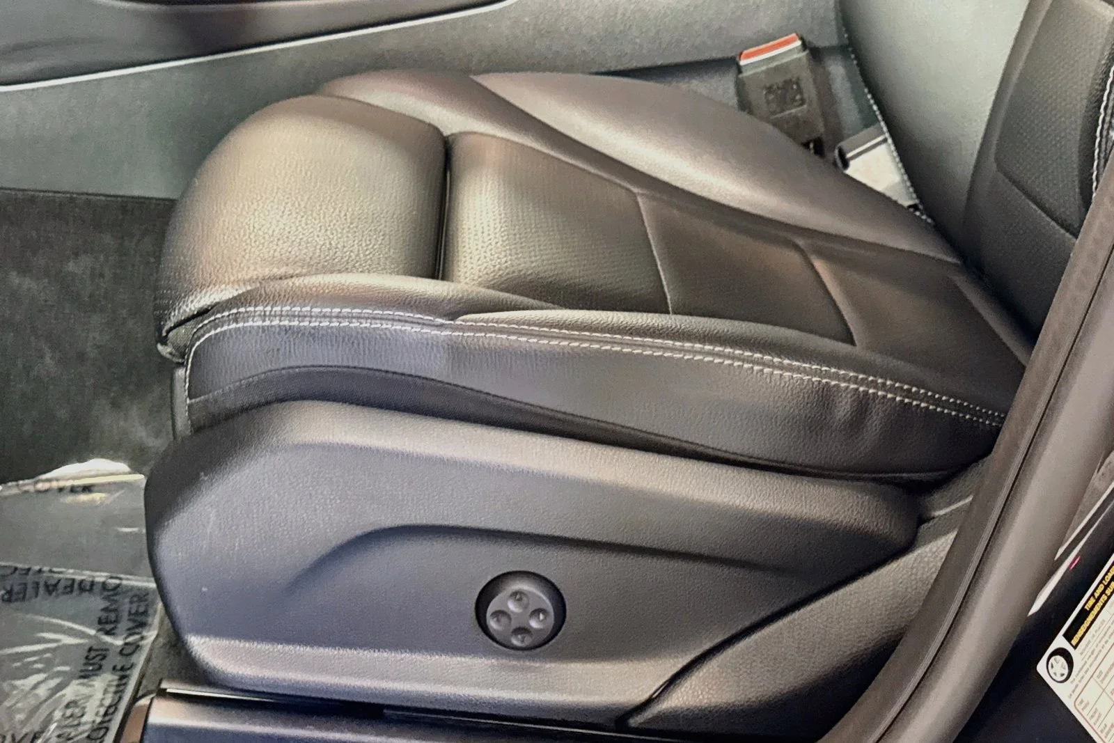Used 2022 Graphite Grey Metallic Mercedes-Benz GLC 300 image 18