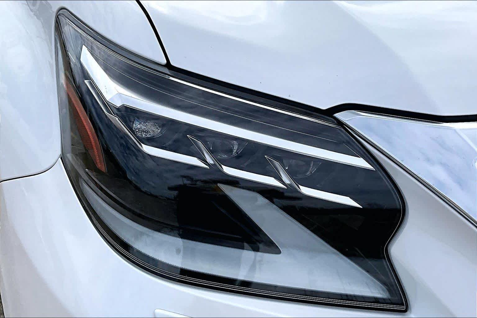 Used 2020 Starfire Pearl Lexus Premium image 28