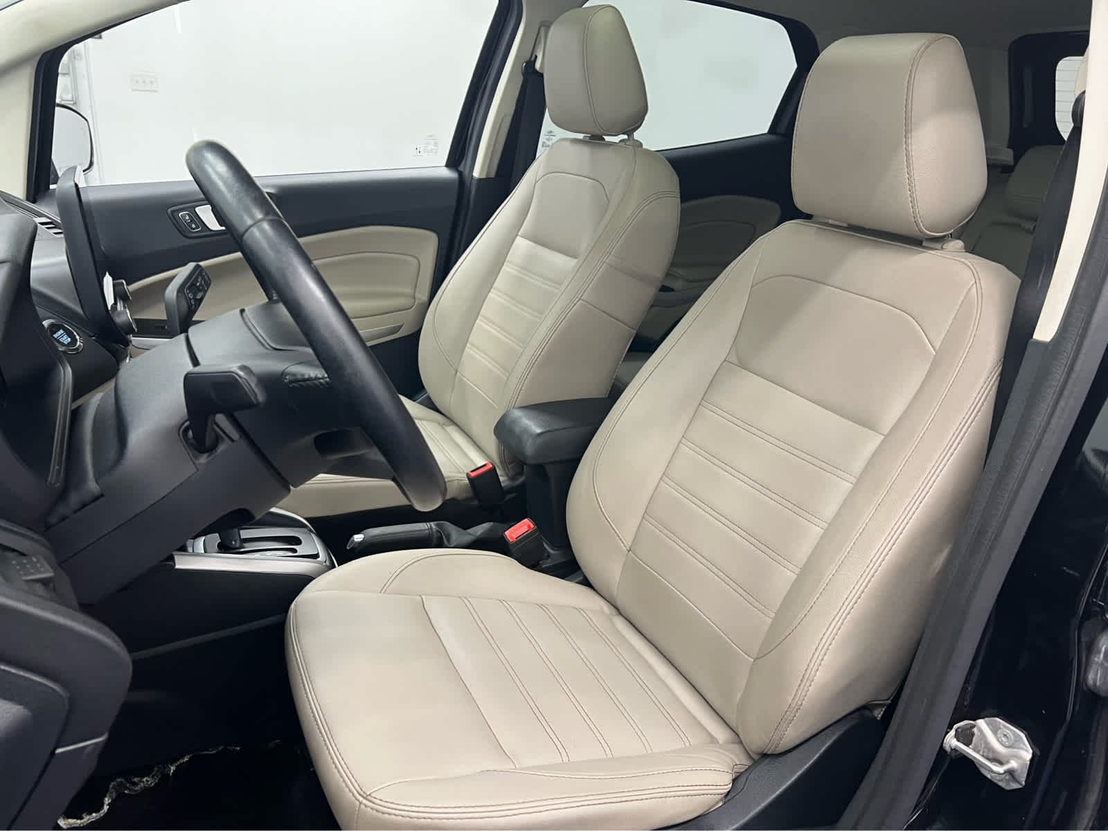 Used 2021 Shadow Black Ford Titanium image 7