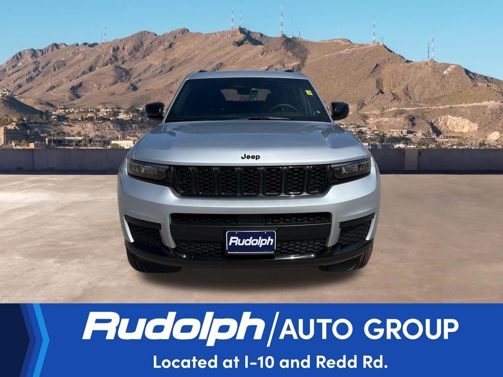 Used 2025 Silver Jeep Altitude image 10