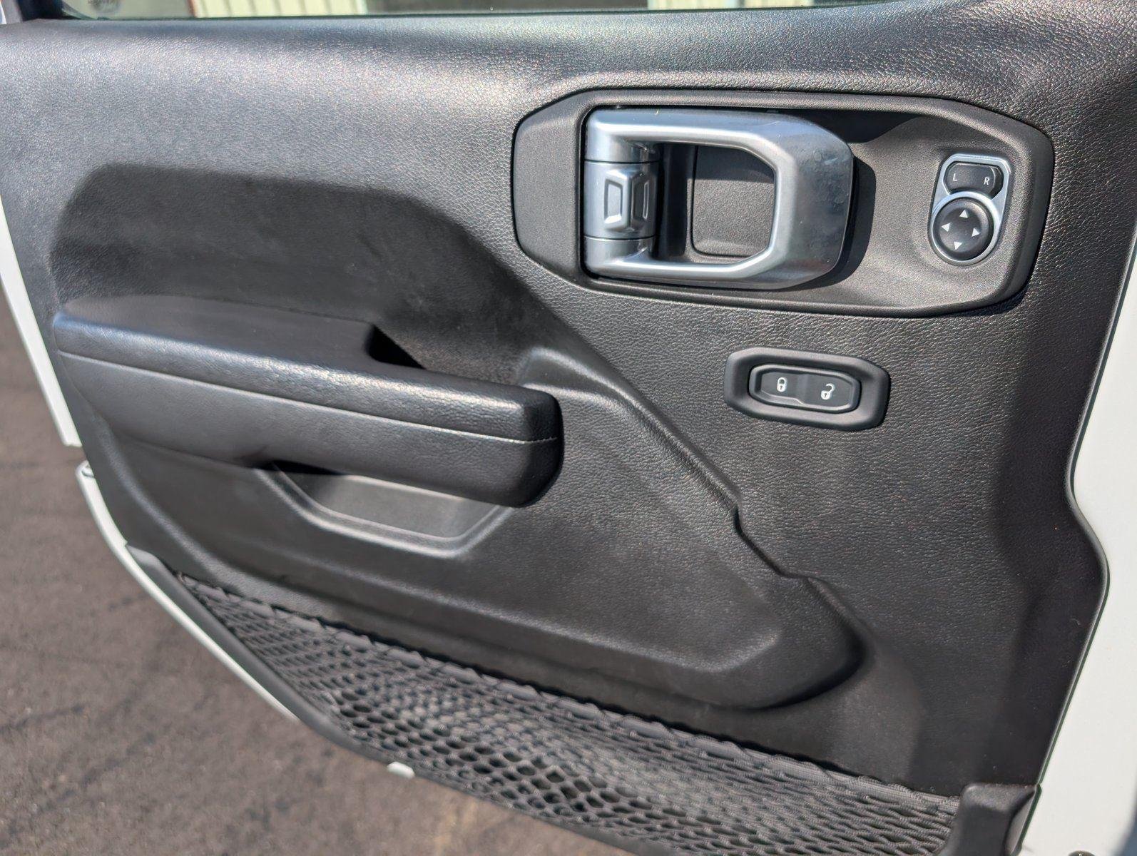 Used 2024 Bright White Clearcoat Jeep Rubicon image 15