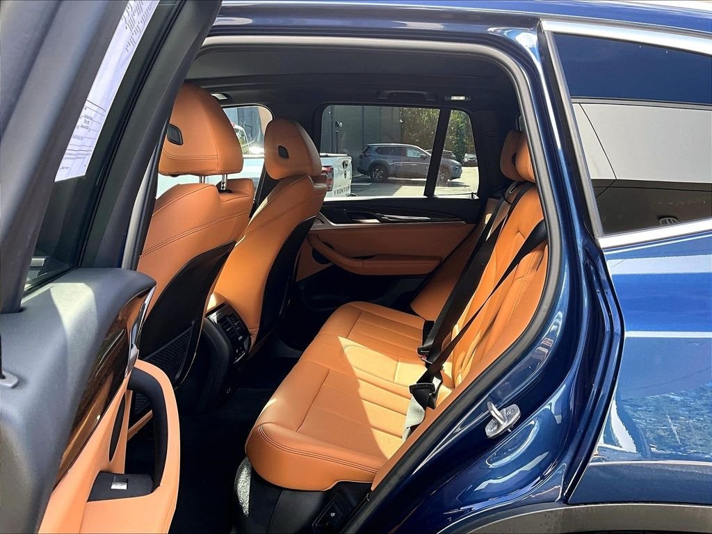 Used 2024 Blue BMW xDrive30i image 14