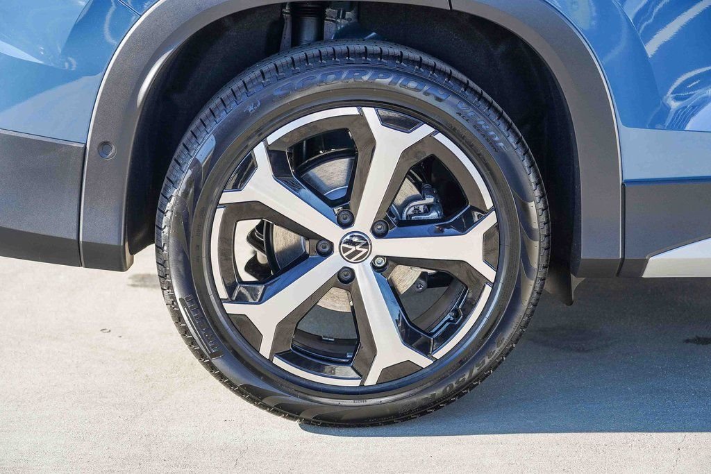 2026 Volkswagen Tiguan SE - Photo 11