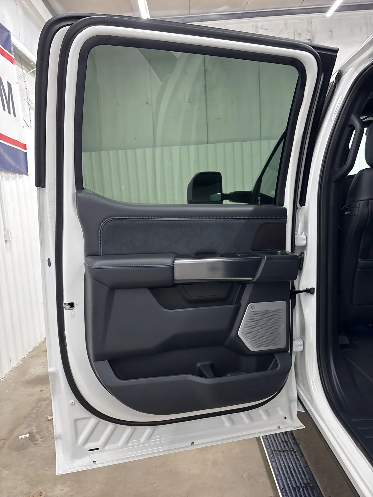 New 2026 Star White Metallic Tri-Coat Ford F-250® Platinum® image 13
