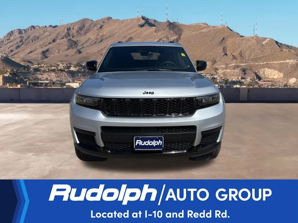 Used 2025 Silver Jeep Altitude image 10